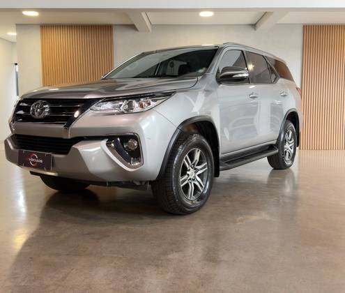 TOYOTA HILUX SW4 2.7 SR 4X2 16V FLEX 4P AUTOMÁTICO